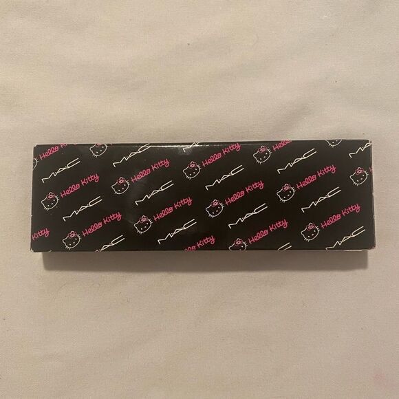 NIB MAC Hello Kitty Eyeshadow Palette in Lucky Tom - Picture 2 of 5